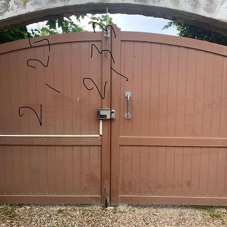 Maison Marylene Possibilite De Louer 2 Chambres Et Un Lit 1Place Supplementaire Ici C'Est Calme Et Simple Entretien Et Petit Dejeuner A Regler Sur Place Vous Gagnez 16 Pour-Cent Givry  Екстер'єр фото