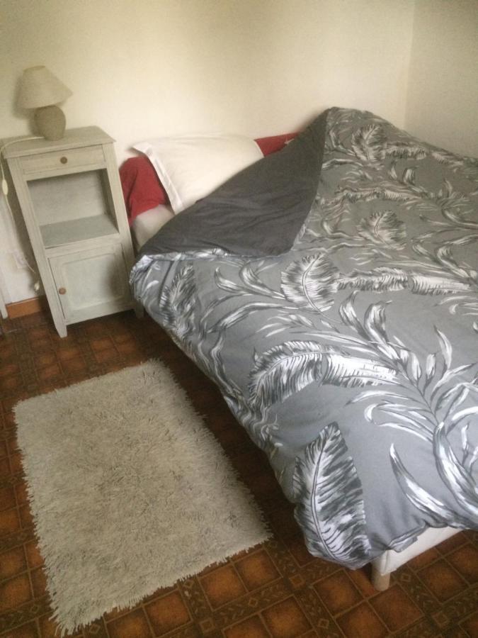 Maison Marylene Possibilite De Louer 2 Chambres Et Un Lit 1Place Supplementaire Ici C'Est Calme Et Simple Entretien Et Petit Dejeuner A Regler Sur Place Vous Gagnez 16 Pour-Cent Givry  Екстер'єр фото