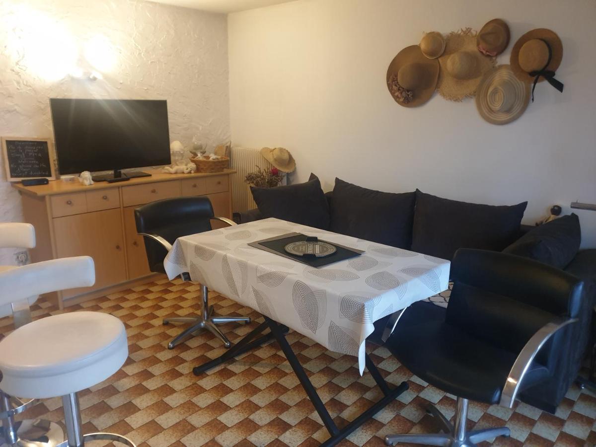 Maison Marylene Possibilite De Louer 2 Chambres Et Un Lit 1Place Supplementaire Ici C'Est Calme Et Simple Entretien Et Petit Dejeuner A Regler Sur Place Vous Gagnez 16 Pour-Cent Givry  Екстер'єр фото
