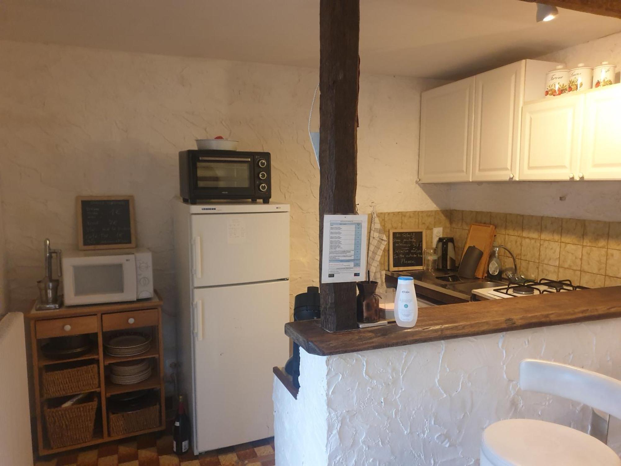 Maison Marylene Possibilite De Louer 2 Chambres Et Un Lit 1Place Supplementaire Ici C'Est Calme Et Simple Entretien Et Petit Dejeuner A Regler Sur Place Vous Gagnez 16 Pour-Cent Givry  Номер фото